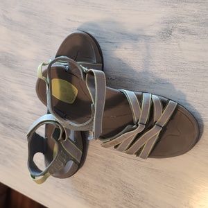Teva sandals size 10